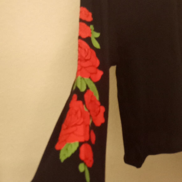 Rebellious One Rose L/S Crop Top - Picture 4 of 13